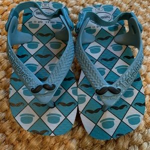 Havaianas Boys Mustache Flip Flops Size 6C